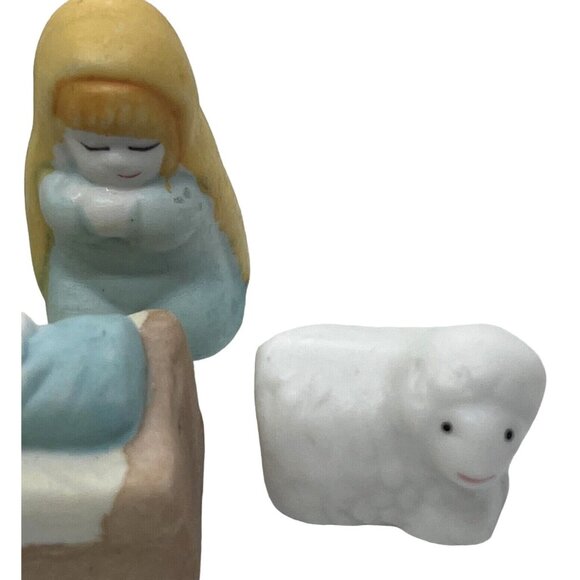 Miniature Nativity Scene Porcelain 10 Piece Set Vintage - Picture 7 of 12